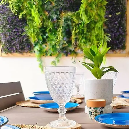 Homely In Modern Building With Pool Апартаменты *