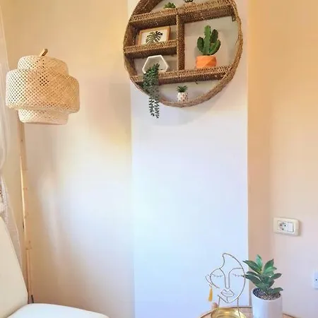 Homely In Modern Building With Pool 公寓