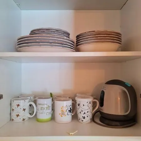 Homely In Modern Building With Pool 아파트 *