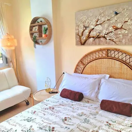 Homely In Modern Building With Pool *