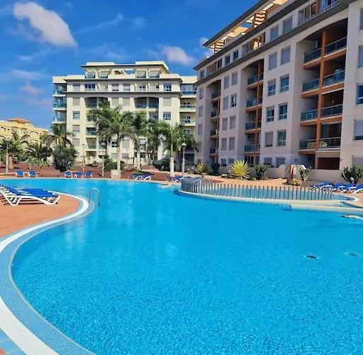 Homely In Modern Building With Pool