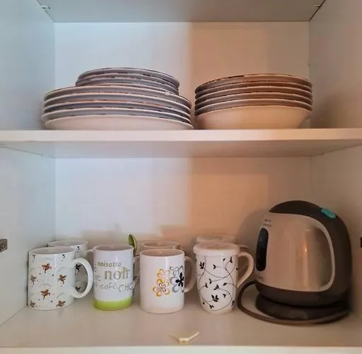 Homely In Modern Building With Pool Apartment *