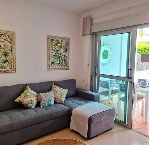 Homely In Modern Building With Pool Apartment *