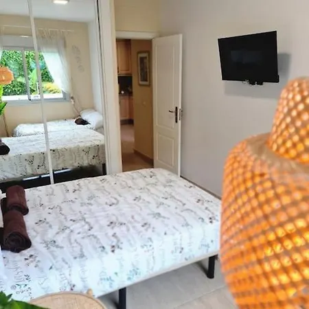 Homely In Modern Building With Pool サンミゲル・デ・アボナ