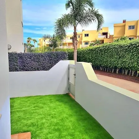 アパート Homely In Modern Building With Pool