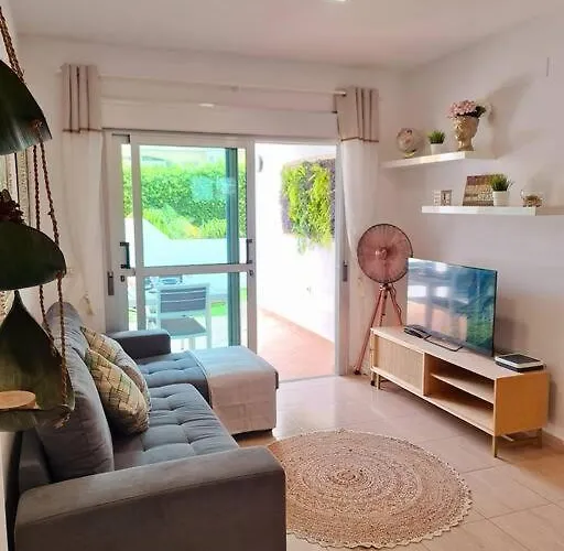 アパート Homely In Modern Building With Pool